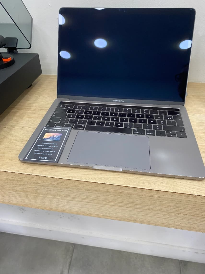 MacBook Pro 2019 - 250 GO - 8 GO RAM